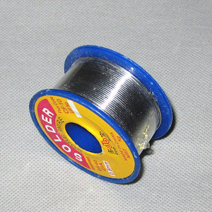 Alambre de soldadura de 0.8mm con núcleo de resina de alta actividad para soldadura de componentes electrónicos - Product Image 1