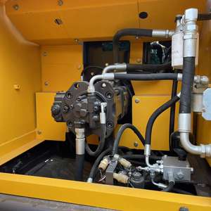 Excavatrice sur chenilles Volvo EC210D de 21 tonnes d'occasion en gros de qualité 95% neuve avec pompe hydraulique et moteur à vendre - Product Image 6