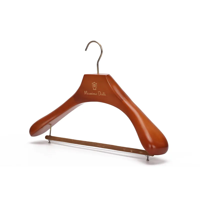 Fashion Store Display Custom LOGO Luxury Wide Shoulder Wooden Heavy Duty Coat Hangers With Bar