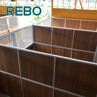 Nouveau panneau de box stable en bambou avec surface huilée, motif de ventilation, côtés à rainures et languettes pour chevaux
