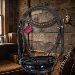 Bridon en cuir noir avec garnitures dorées, têtière réglable et nezette en cuir verni – Équipement d'équitation - Product Image 2