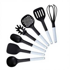 Ensemble d'ustensiles de cuisine en nylon 7 pièces, outils de cuisson antiadhésifs de qualité alimentaire résistants à la chaleur avec trou de suspension pour la maison et les restaurants - Product Image 1