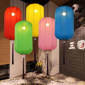 Lámpara Colgante Moderna de Acero Inoxidable, Forma Alargada, E26 LED 5000K Luz Blanca Fría, Altura Ajustable, Control Remoto para Sala de Estar - Product Image 4