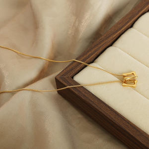 Collar de Moda Europeo Americano para Mujer, Chapado en Oro, Acero Inoxidable, Letra Geométrica, Hueco, Colgante de Doble Cara - Product Image 4