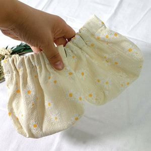 Petits sacs en coton personnalisés pour bijoux avec bouton magnétique - Product Image 6