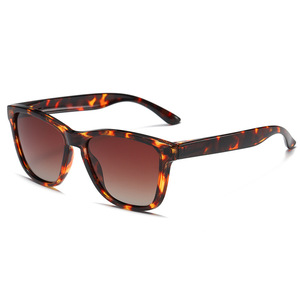 Gafas de Sol Retro Unisex con Protección UV400, Venta al Por Mayor de Fábrica, Lentes Polarizadas con Revestimiento de PC, Material TAC para Senderismo y Pesca - Product Image 2