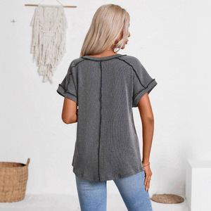 เสื้อคอวีแขนสั้นผ้ายืดทูโทนแฟชั่นสำหรับผู้หญิง ฤดูใบไม้ผลิ/ฤดูร้อน ปี 2026 - Product Image 2