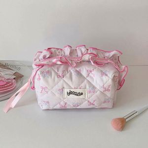 Pochette élégante rose à nœud et fermeture éclair, pochette mignonne, trousse de toilette de voyage, sac de rangement pour articles menstruels, sac de maquillage matelassé pour femmes et filles - Product Image 6