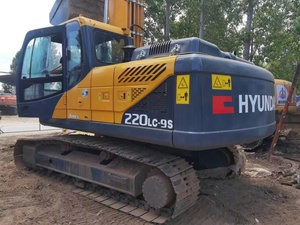 Excavadora de cadenas Hyundai 220LC-9S de segunda mano, modelo 2022, 22 toneladas, excelente estado, con motor, bomba y transmisión. - Product Image 6