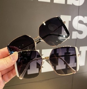 European American Women's Sunglasses with <b>Large</b> <b>Frame</b> Slim Face Street Photography Trendy TR Circle Imprinting New Release - Product Image 3