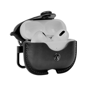 Étui personnalisé en similicuir pour les nouveaux écouteurs Bluetooth - Product Image 1