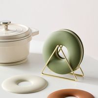 Vente en gros de dessous de plat en silicone personnalisés pour four à micro-ondes, tapis de protection pour casseroles, dessous de verre en silicone résistant à la chaleur