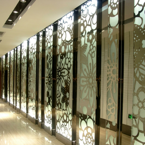 Mur rideau contemporain avec motif floral et surface miroir de 70 pouces et plus pour immeuble de bureaux - Product Image 1