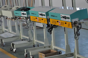 Ewinall FRYC-1100B Sigillatrice Elettrica Automatica ad Alta Velocità per Sacchetti in Plastica, Doppio Canale, Termosaldatura, Controllo Temperatura Regolabile, per Uso Chimico - Product Image 3