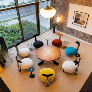 Sillón de Diseño Creativo con Forma Geométrica Única para Sala de Espera, Recepción o Club, con Respaldo Suave y Brazos - Product Image 3