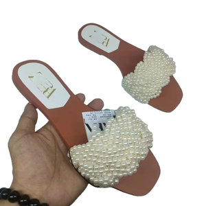 <span class=keywords><strong>Sandali</strong></span> piatti ZA all'ingrosso 2025: Ciabatte e <span class=keywords><strong>sandali</strong></span> da <span class=keywords><strong>donna</strong></span> alla <span class=keywords><strong>moda</strong></span> con perle bianche intrecciate per spiaggia e outdoor - Product Image 5