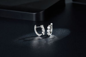 Pendientes de Aro Finos Rui Chuan de Plata Pura 925 con Moissanita y Material de Silicona para Fiesta - Product Image 4