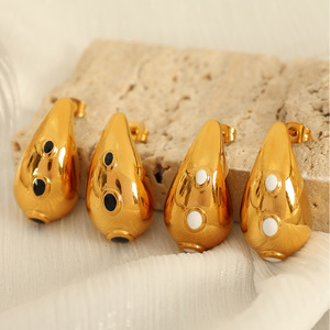 ต่างหูรูปหยดน้ำสีทอง โลหะผสมสังกะสี สีขาวและสีดำอีพ็อกซี่สตั๊ดสำหรับผู้หญิงแฟชั่นเครื่องประดับ EH382 - Product Image 1