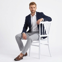 Chaise de salle à manger blanche économique avec dossier en plastique, idéale pour les événements, les salles et les mariages