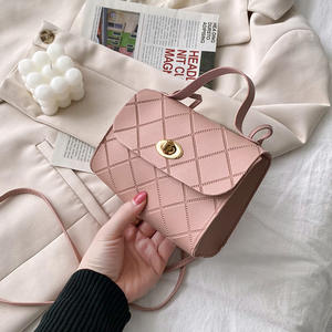 Sac à bandoulière mini pour femme en cuir végétalien de luxe, bordeaux, avec logo personnalisé, fermeture éclair, sac à main tendance en similicuir PU pour femmes - Product Image 5