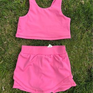 Completi da ragazza in 2 pezzi, top senza maniche con scollo rotondo e pantaloncini da ciclista - Product Image 3