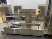 Estación de Higiene Automática Estándar HACCP con Lavador de Botas Integrado y Desinfección de Manos para Fábrica de Alimentos