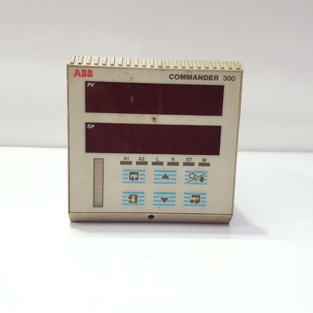 Universal Process Controller COMMANDER300 C250/0100/STD