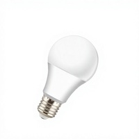 Vente en gros d'usine : Globe LED en forme de A enveloppé de PC, 5730, 630 lumens, lumière blanc chaud, culot E27, pour usage hôtelier, IRC 80
