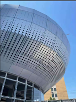 Panneau de mur-rideau en aluminium courbé sur mesure OEM, revêtement en aluminium pour travaux de façade extérieure de bâtiments commerciaux