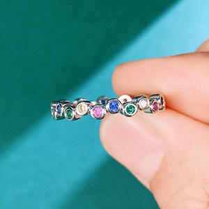 Anello Eternity F1621 in Argento 925 con Incastonatura a Castone e Pietre Multicolore, Unisex per Uso Quotidiano - Product Image 4