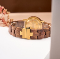 Montre personnalisable pour femme, élégante, en bois de noyer, cadran en marbre, fond en acier inoxydable, style antique, mouvement à quartz