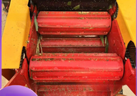 Moissonneuse-batteuse automatique portable pour la coupe de l'herbe et la fabrication d'ensilage pour petites exploitations agricoles à haute productivité
