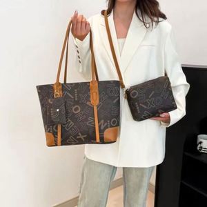Sac fourre-tout pour femme de haute qualité, grande capacité, en cuir PU, avec une seule bandoulière, fermeture éclair, chaînes, sac à bandoulière pour femme, sacs à main en gros - Product Image 5