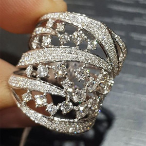 Anello con Linee Geometriche per Donne, Design Minimalista, Accessorio da Dito per Uso Quotidiano - Product Image 5