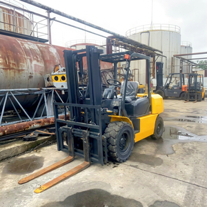 Komatsu FD50 Japan 5 Ton Diesel Engine Forklift Two Stage Mast Manual Operation <b>Used</b> Low Fuel Consumption 4WD Solid Tire Rough - Product Image 1