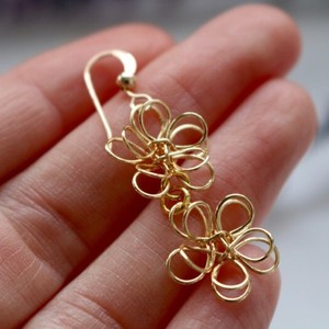 Boucles d'oreilles en fil métallique personnalisées, cadeau pour maman, boucles d'oreilles cascade dorées, bijoux, cadeau pour la fête des mères - Product Image 3