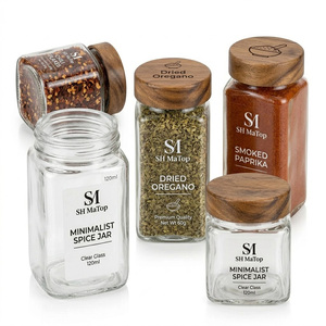Barattolo per Spezie in Vetro Quadrato Minimalista da 120ml con Coperchio in Legno di <span class=keywords><strong>Acacia</strong></span> e Adesivo Impermeabile Personalizzato - Product Image 1
