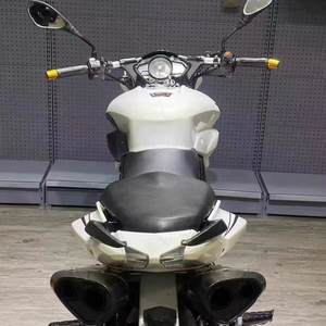 Motocicleta Honda CB250F Hornet Usada, de Gasolina, Todoterreno/Urban, 250cc, Fabricada en China, Más de 80km/h - Product Image 4