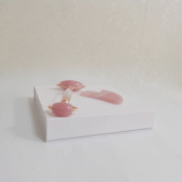 Coffret cadeau Kexin personnalisé de luxe en quartz rose Gua Sha et rouleau de jade avec fermeture magnétique