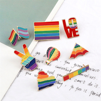 Broche drapeau cœur arc-en-ciel LGBT, épingles émaillées fierté gay et lesbienne, badge symbole amour et paix, bijou pour sacs, vestes, jeans, cadeau