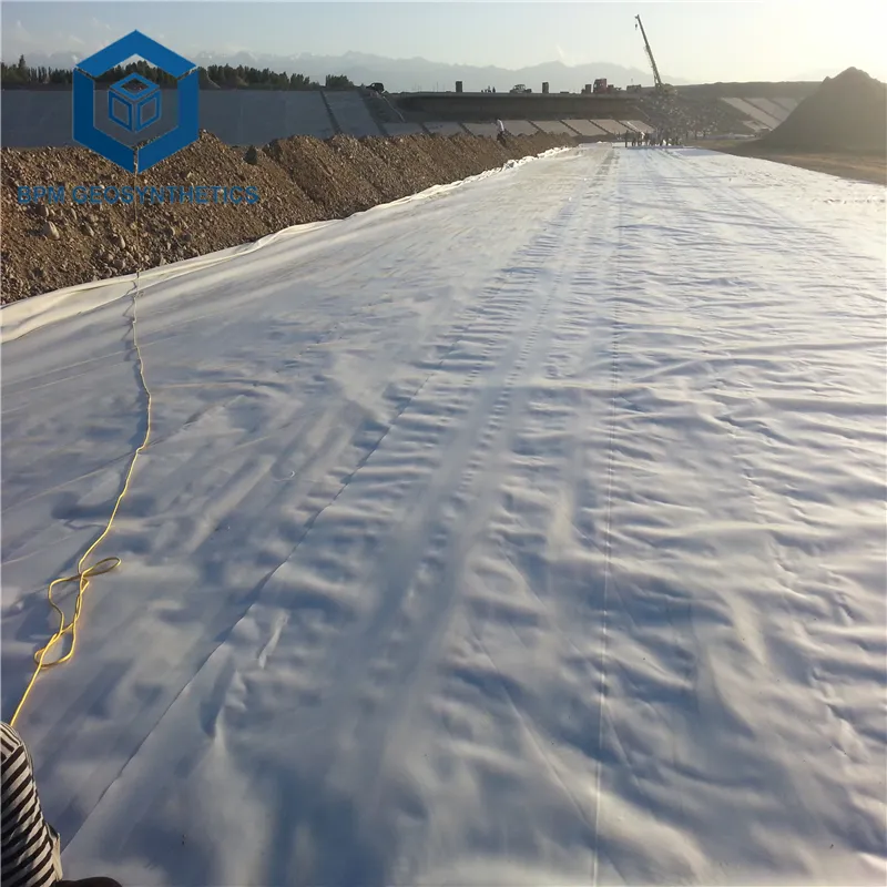 Toprak stabilizasyonu jeotekstil kumaş Polyester Filament sürekli geotekstil 200g geotekstil kumaş yol yapımı için