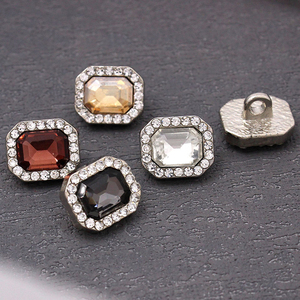 Đầy Màu Sắc Tay Khâu Nhỏ Hình Chữ Nhật Tinh Thể Thủy Tinh Nút Kim Loại Chân Nút Với Thạch Cho Quần Áo - Product Image 3