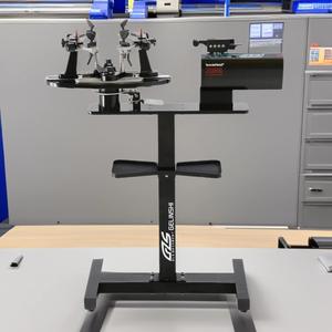 Máquina de encordar computarizada vertical inteligente Greens E200 para raquetas de bádminton y tenis, encordado profesional - Product Image 1