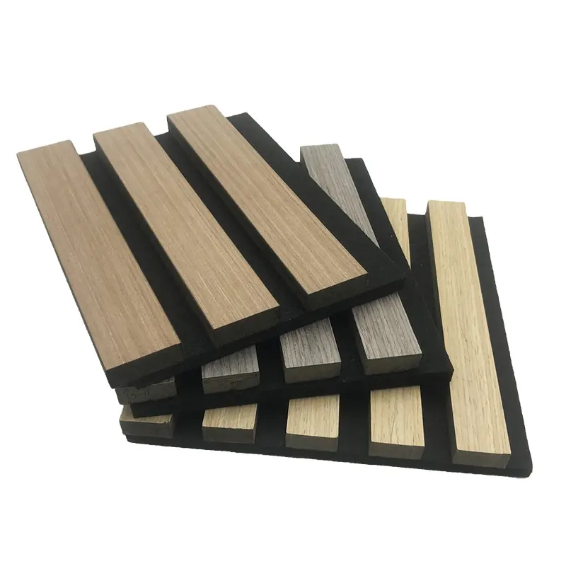 Paneles acústicos de listones de madera MDF con superficie de chapa de madera de 600*600mm