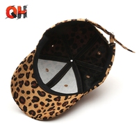 Casquette de baseball ajustable à visière incurvée en velours côtelé léopard, tendance mode hiver, pour l'extérieur, chaude et stylée