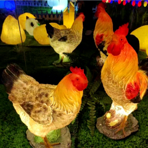 Sculptures lumineuses en fibre de verre en forme de poulet pour parcs à thème, centres commerciaux, complexes hôteliers et projets d'exposition pour festivals - Product Image 1