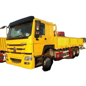 中国重汽新型和二手饲料运输4x2 6x4驱动轮货运卡车