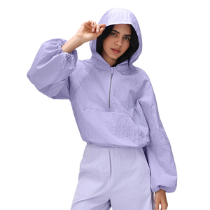 Chaqueta cortavientos ligera con capucha para mujer, informal, con media cremallera, impermeable, a prueba de viento, de talla grande. - Product Image 1