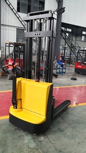 畅销全电动托盘堆高车 1600mm 升降高度 后轮驱动步行式叉车 1070mm 钢叉长度 680mm 钢叉宽度 稳定站立式 - Product Image 6