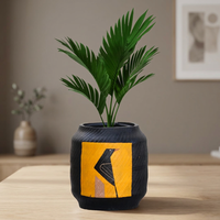 Pot Bunga Hias Hijau untuk Meja, Pot Bunga Hitam Modern Bergaya untuk Dekorasi Rumah, Kantor, dan Ruang Tamu